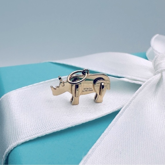 RARE Tiffany & Co. 18K Rose Gold Save The Wild Rhino Charm with PACKAGING - Picture 4 of 10